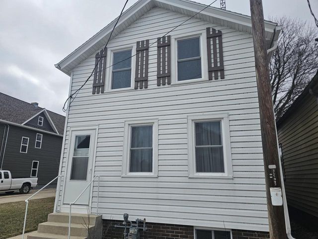 1218 S 10th STREET, Manitowoc, WI 54220