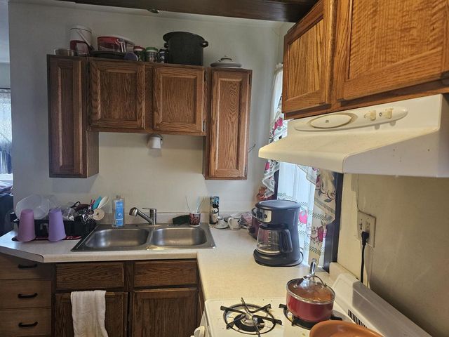 1218 S 10th STREET, Manitowoc, WI 54220