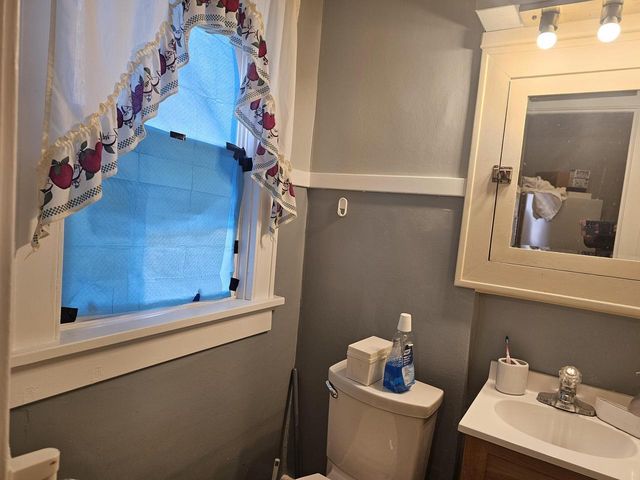 1218 S 10th STREET, Manitowoc, WI 54220