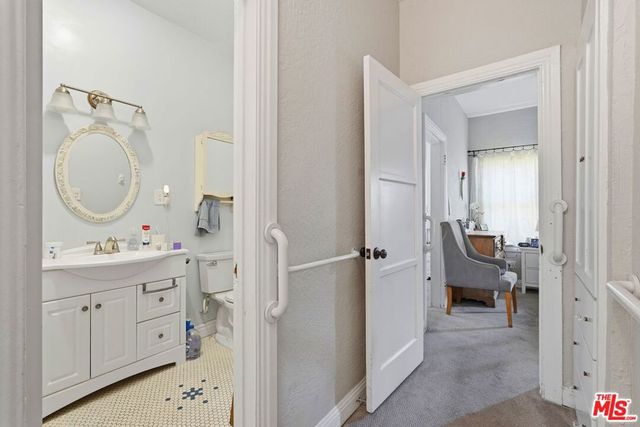 1760 W 24th Street, Los Angeles, CA 90018