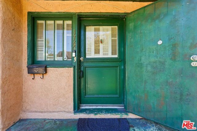 1760 W 24th Street, Los Angeles, CA 90018