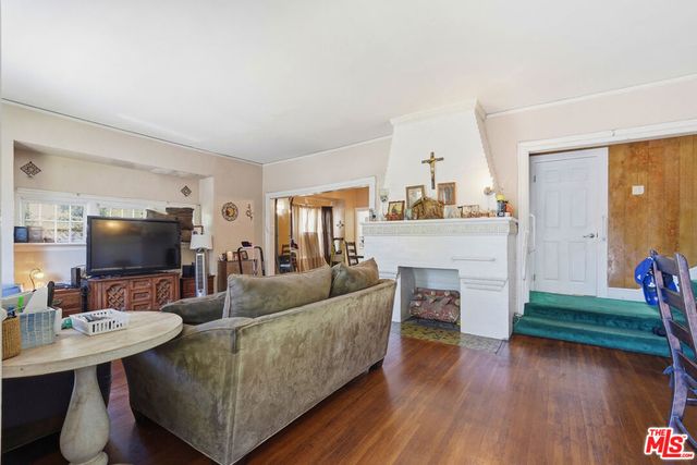1760 W 24th Street, Los Angeles, CA 90018