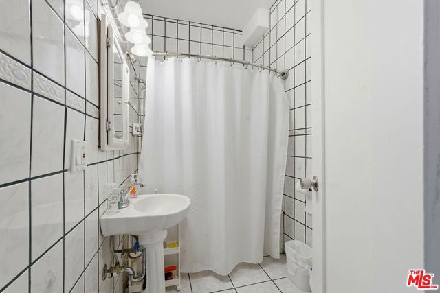 1760 W 24th Street, Los Angeles, CA 90018