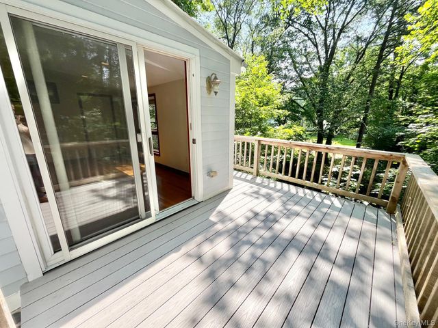 8 Anton Place, Lake Peekskill, NY 10537