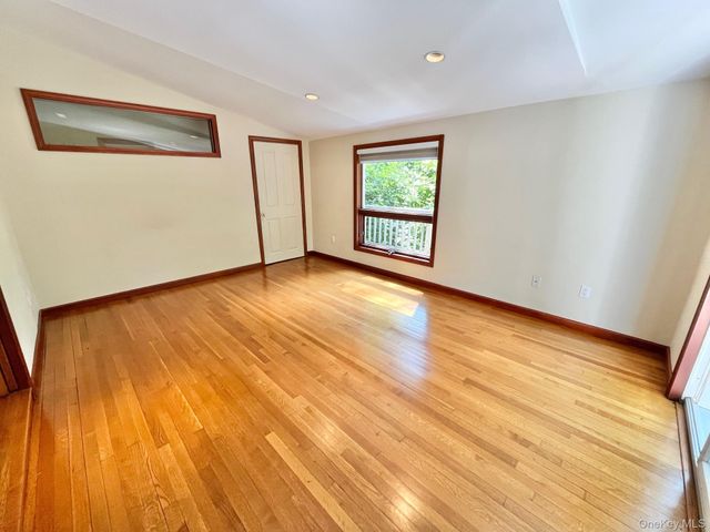 8 Anton Place, Lake Peekskill, NY 10537