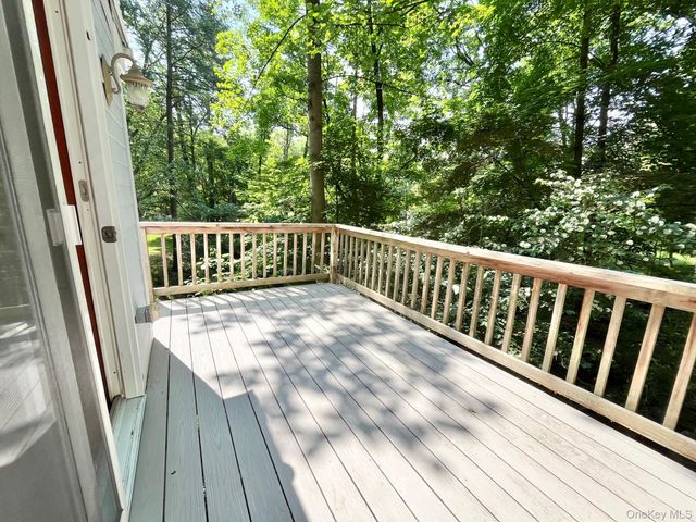 8 Anton Place, Lake Peekskill, NY 10537