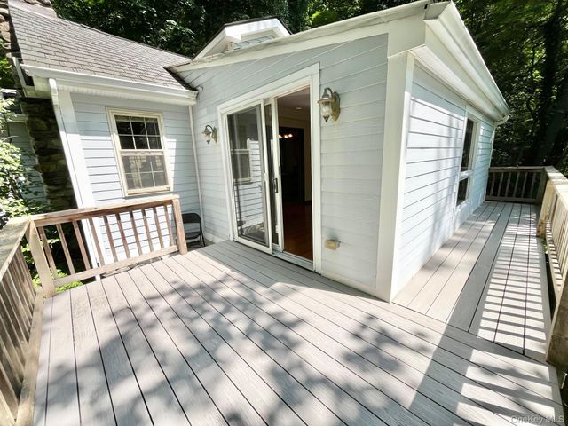 8 Anton Place, Lake Peekskill, NY 10537