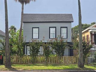 1119 Broadway Street 1, Galveston, TX 77550