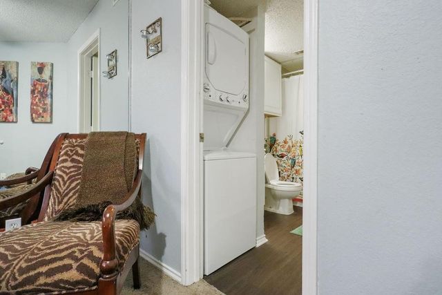 2300 Bamboo Drive N211, Arlington, TX 76006