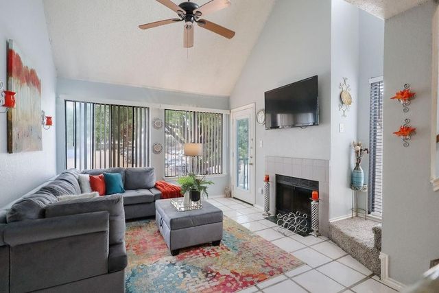 2300 Bamboo Drive N211, Arlington, TX 76006