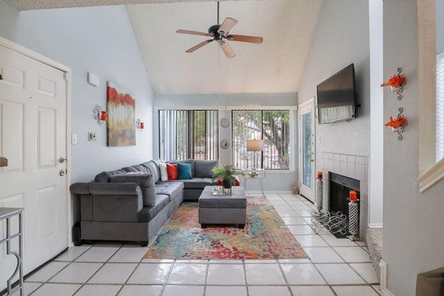 2300 Bamboo Drive N211, Arlington, TX 76006
