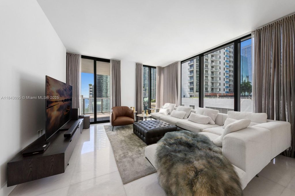 1010 Brickell Ave 1405, Miami, FL 33131