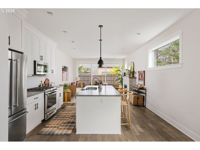 5807 Se TOLMAN St, Portland, OR 97206