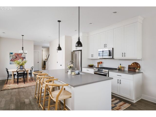 5807 Se TOLMAN St, Portland, OR 97206