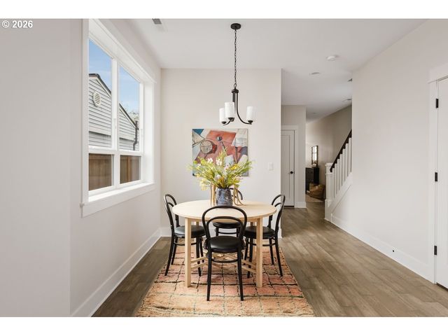 5807 Se TOLMAN St, Portland, OR 97206