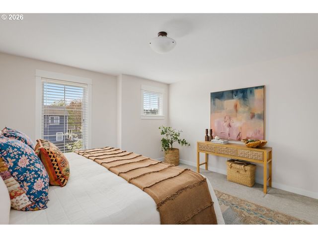 5807 Se TOLMAN St, Portland, OR 97206