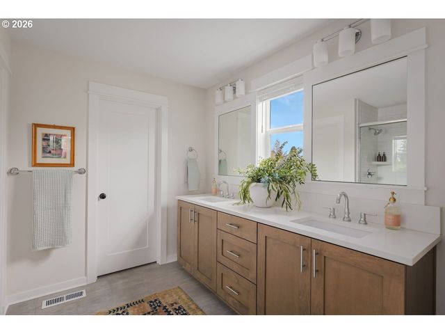 5807 Se TOLMAN St, Portland, OR 97206