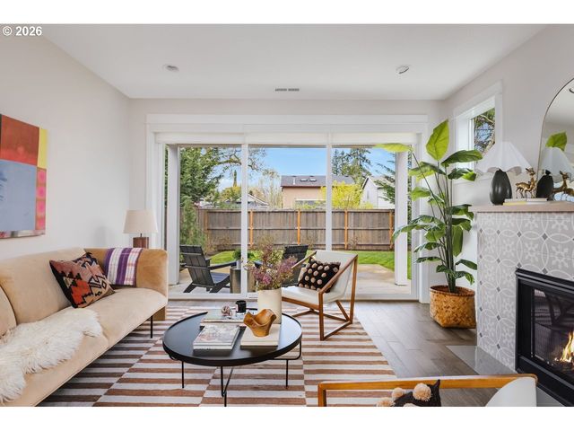 5807 Se TOLMAN St, Portland, OR 97206