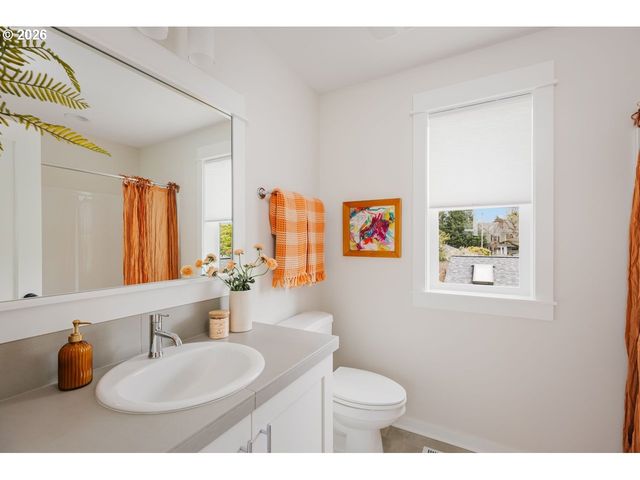 5807 Se TOLMAN St, Portland, OR 97206