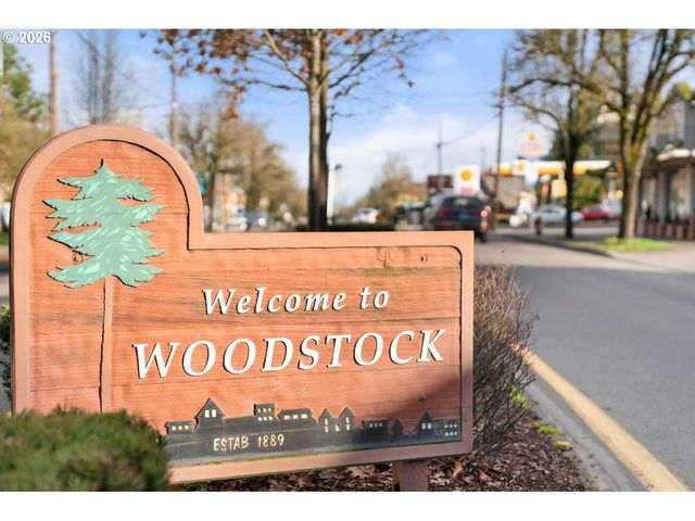 5807 Se TOLMAN St, Portland, OR 97206