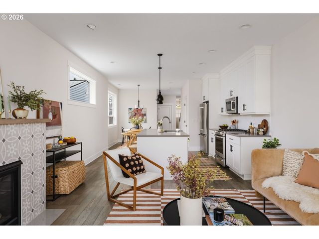 5807 Se TOLMAN St, Portland, OR 97206