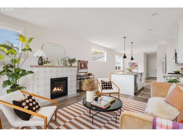 5807 Se TOLMAN St, Portland, OR 97206