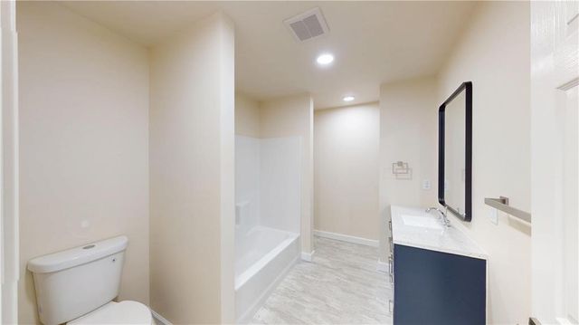 727 W Hickory Street, Nevada, MO 64772