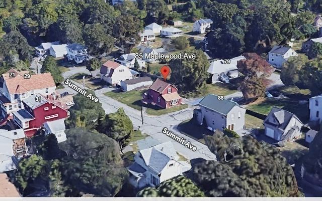 85 Maplewood Ave, Swansea, MA 02777