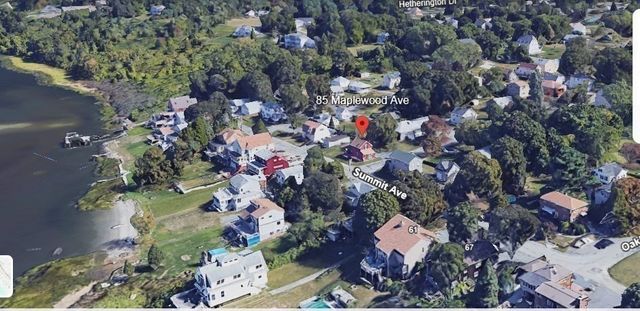 85 Maplewood Ave, Swansea, MA 02777