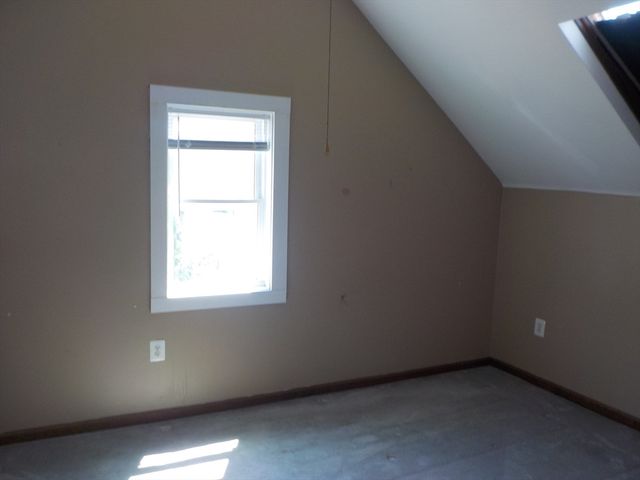 85 Maplewood Ave, Swansea, MA 02777