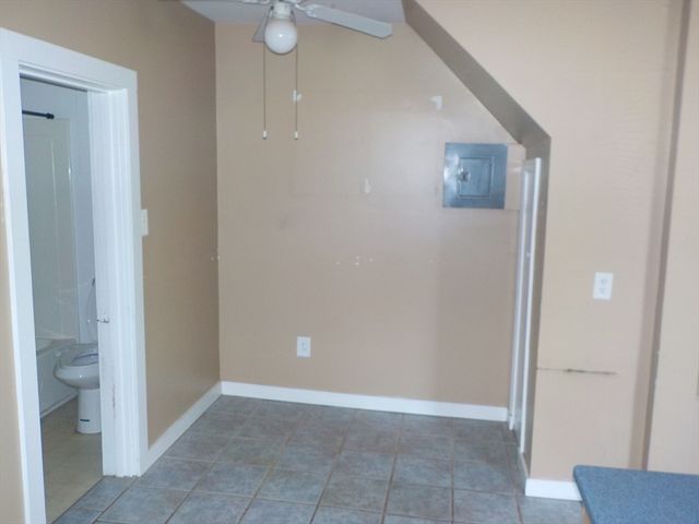 85 Maplewood Ave, Swansea, MA 02777