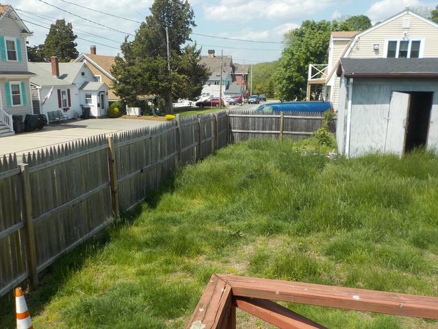 85 Maplewood Ave, Swansea, MA 02777