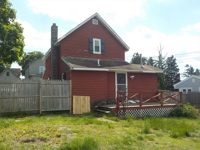 85 Maplewood Ave, Swansea, MA 02777