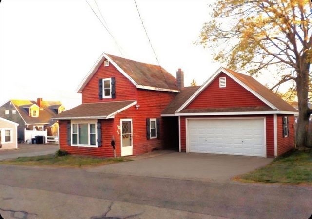 85 Maplewood Ave, Swansea, MA 02777