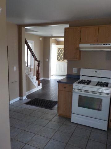 85 Maplewood Ave, Swansea, MA 02777