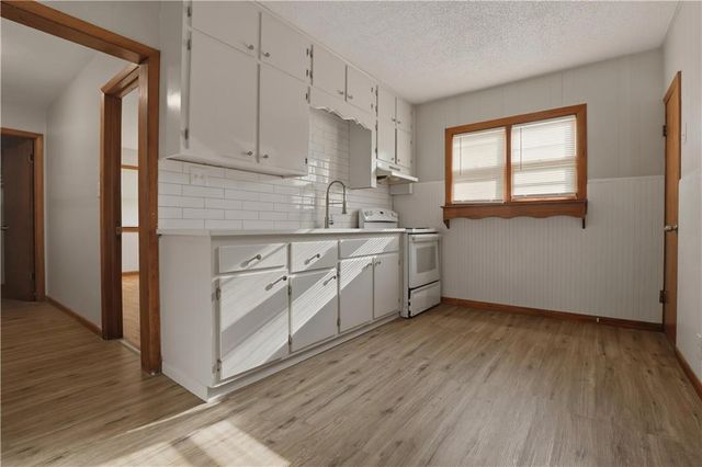 713 Dakota Street, Leavenworth, KS 66048