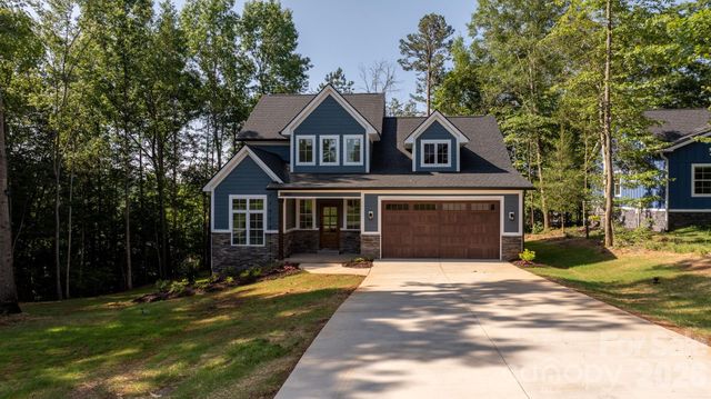 3821 54th Avenue NE, Hickory, NC 28601