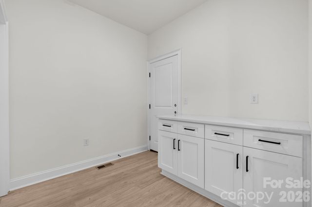 3821 54th Avenue NE, Hickory, NC 28601