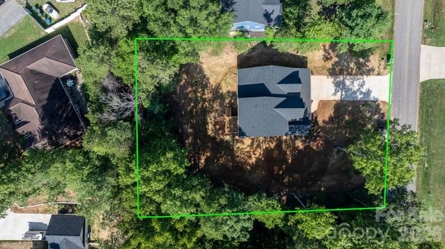 3821 54th Avenue NE, Hickory, NC 28601