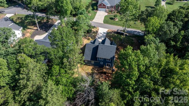 3821 54th Avenue NE, Hickory, NC 28601