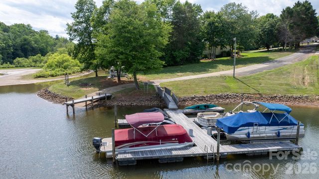 3821 54th Avenue NE, Hickory, NC 28601