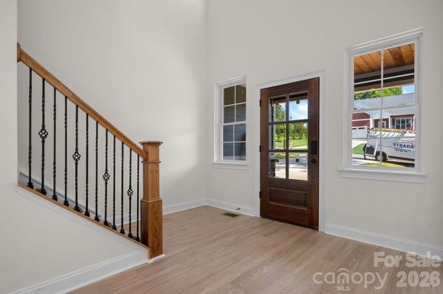 3821 54th Avenue NE, Hickory, NC 28601