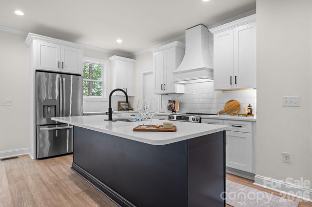 3821 54th Avenue NE, Hickory, NC 28601