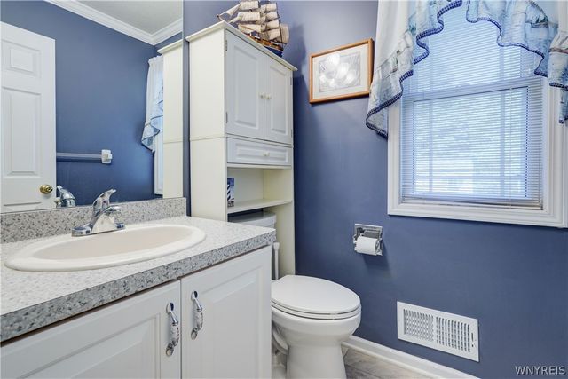 1028 Wickerton Lane, Webster, NY 14580