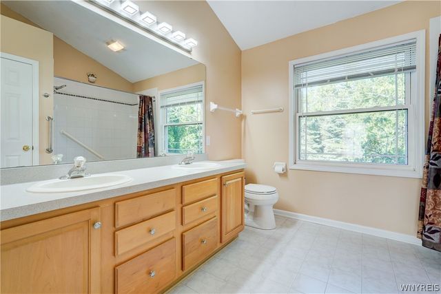 1028 Wickerton Lane, Webster, NY 14580