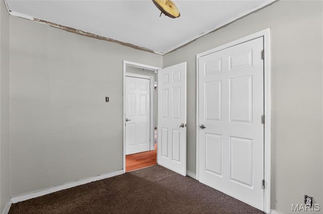 10076 Royal Drive, St Louis, MO 63136