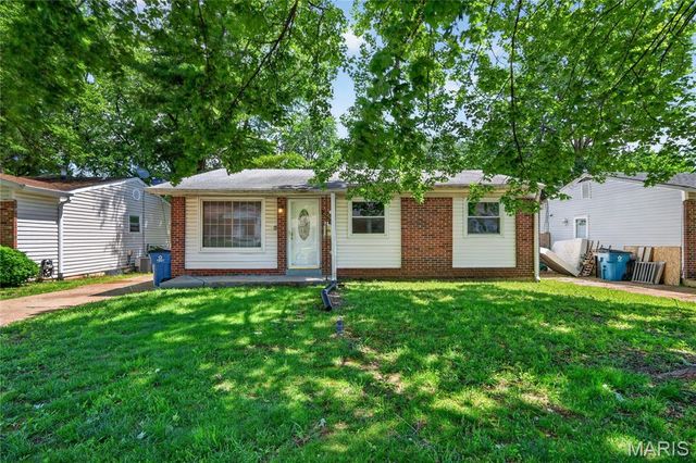 10076 Royal Drive, St Louis, MO 63136