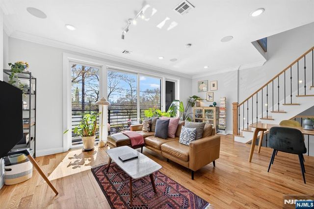 865 Summit Avenue 2, Jersey City, NJ 07307