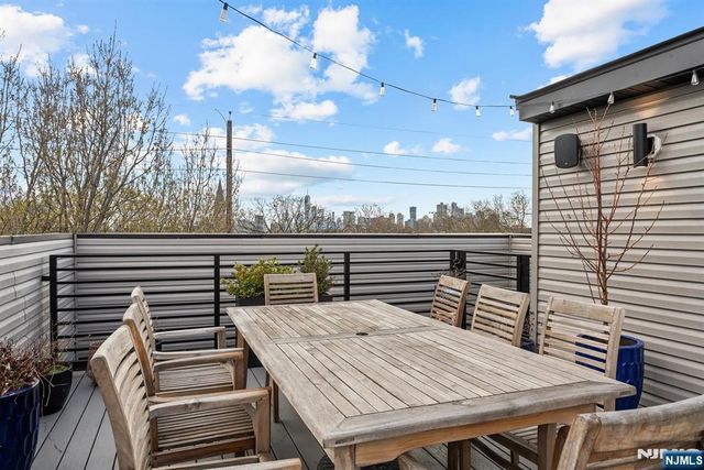 865 Summit Avenue 2, Jersey City, NJ 07307