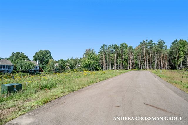 18137 Newgate Lane, Spring Lake, MI 49456